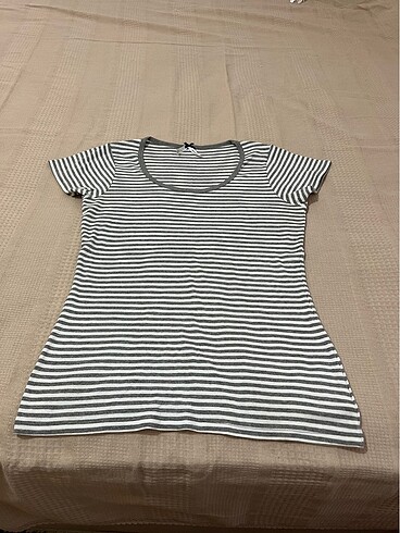 m Beden İki adet tshirt