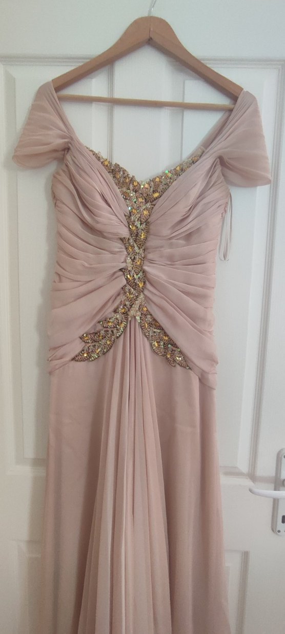 İlmio marka 38 beden Pudra Drapeli İşlemeli Uzun Abiye Elbise - Görsel 4