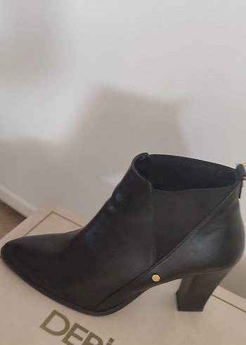 Derimod Siyah Deri Tokalı Kadın Ofis Botu - Görsel 5