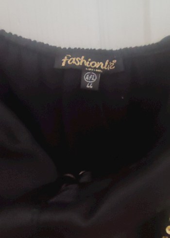 Düğmeli, İşlemeli Siyah Straplez Uzun Elbise - Görsel 7