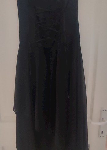 Düğmeli, İşlemeli Siyah Straplez Uzun Elbise - Görsel 5