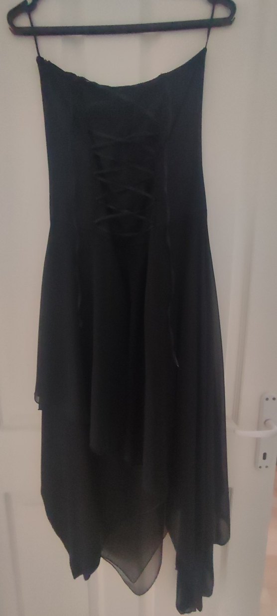 Düğmeli, İşlemeli Siyah Straplez Uzun Elbise - Görsel 5