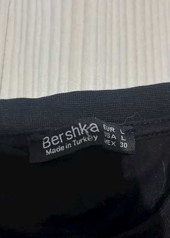 Bershka Siyah bisiklet Yakalı Fit Kesim Crop Top