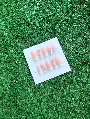 Takma tırnak nail art