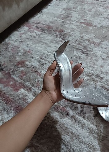 36 Beden beyaz Renk Taşlı topuklu ayakkabı şeffaf