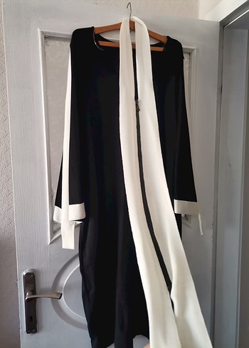 Uzun Siyah Beyaz Kadın Elbise (abiye) 52 beden - Görsel 2