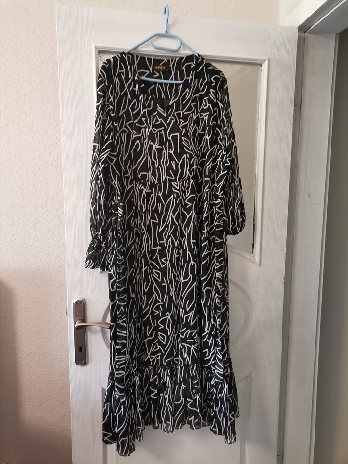 Siyah Beyaz Zebra Desenli Şifon Uzun Elbise 52 beden.. - Görsel 2