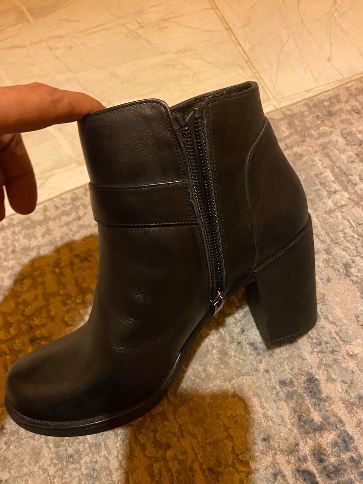 Orjinal mammamia Kemer Detaylı Kadın Deri Topuklu Bot - Görsel 4