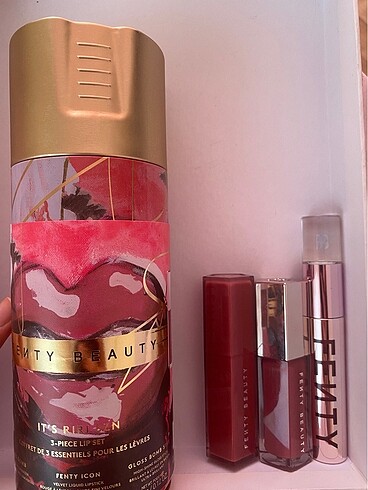Fenty Beauty dudak seti (ayrı alım mümkün)