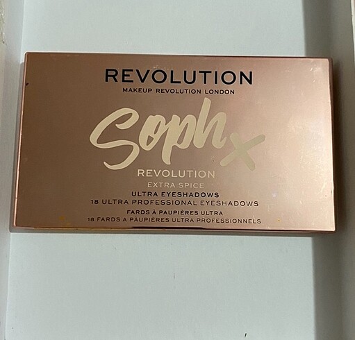 Revolution Revolution SophX far paleti
