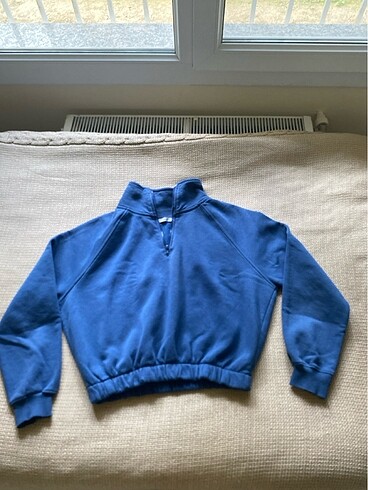 addax crop sweatshirt