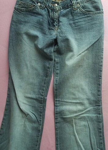 Lotus Jean