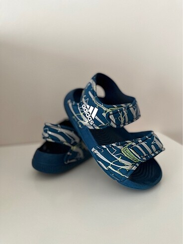 Erkek bebek Adidas sandalet
