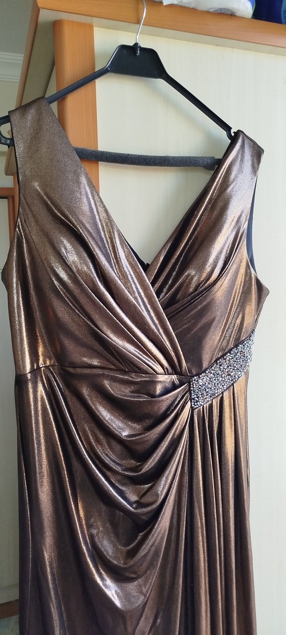 Kahverengi Parlak Taş Detaylı Drapeli Uzun Abiye Elbise - Görsel 3