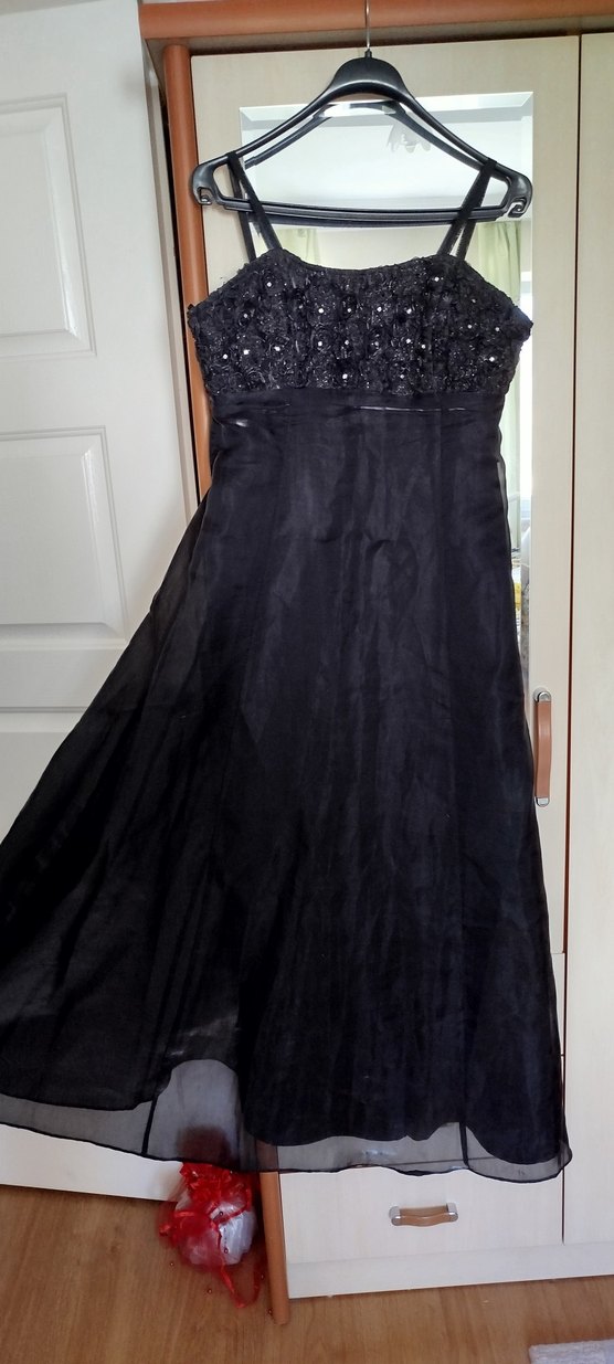 Siyah Saten İnce Askılı Gül Detaylı Midi Abiye Elbise - Görsel 3