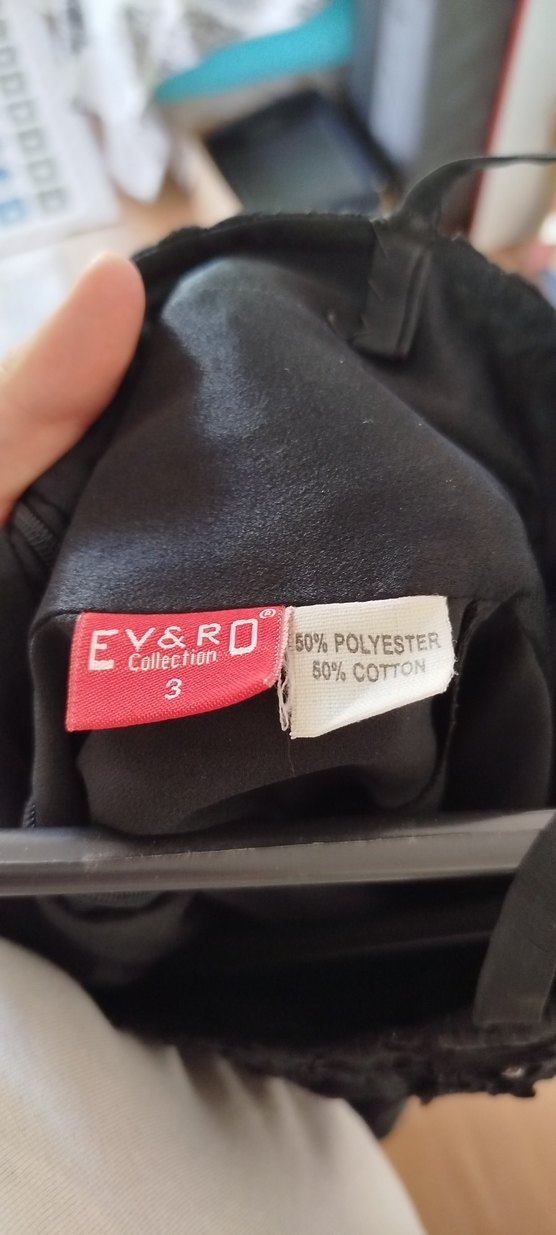 Siyah Saten İnce Askılı Gül Detaylı Midi Abiye Elbise - Görsel 4