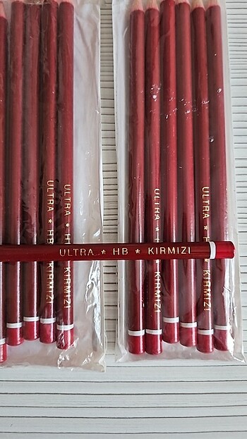 Kırmızı Kalem - Görsel 2