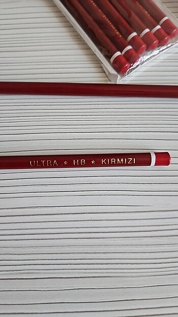 Kırmızı Kalem - Görsel 3