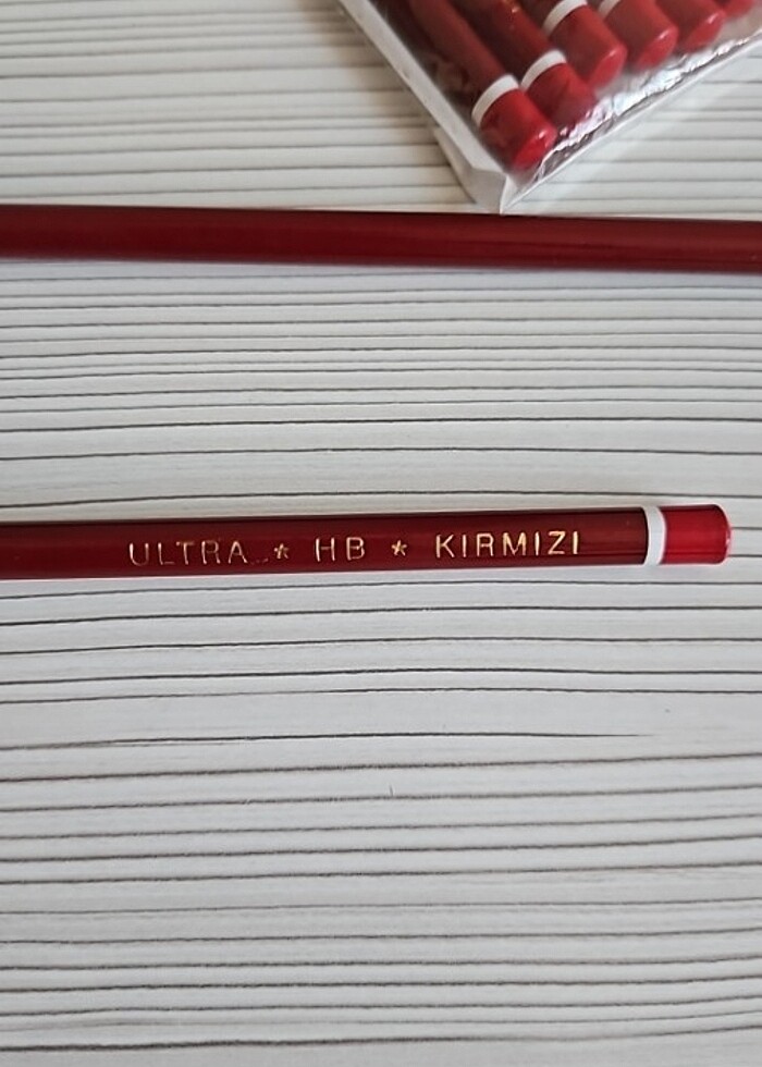 Kırmızı Kalem - Görsel 3