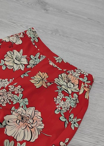 ZARA Kırmızı Çiçek Desenli Bol Kesim Kumaş Pantolon - Görsel 5