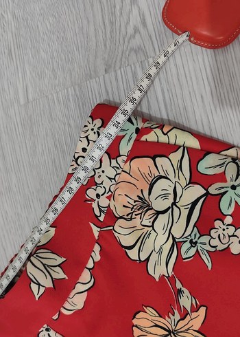 ZARA Kırmızı Çiçek Desenli Bol Kesim Kumaş Pantolon - Görsel 7