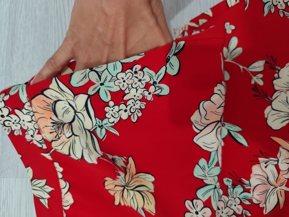 ZARA Kırmızı Çiçek Desenli Bol Kesim Kumaş Pantolon - Görsel 4