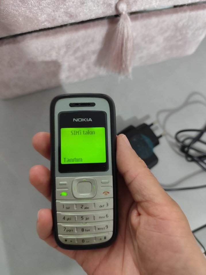 Nokia Gri Beyaz Mini Telefon - Görsel 5