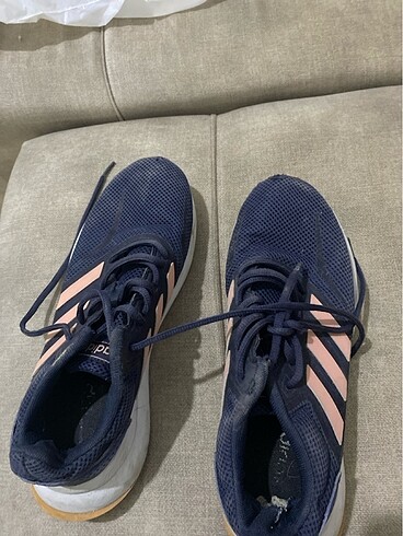 Adidas koşu ayakkabısı