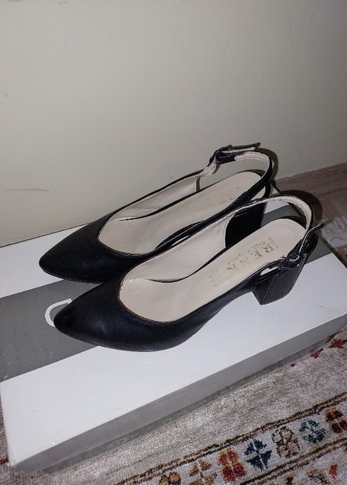 Siyah topuklu ayakkabı - Görsel 2
