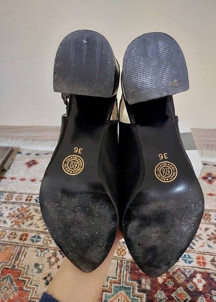 Siyah topuklu ayakkabı - Görsel 3