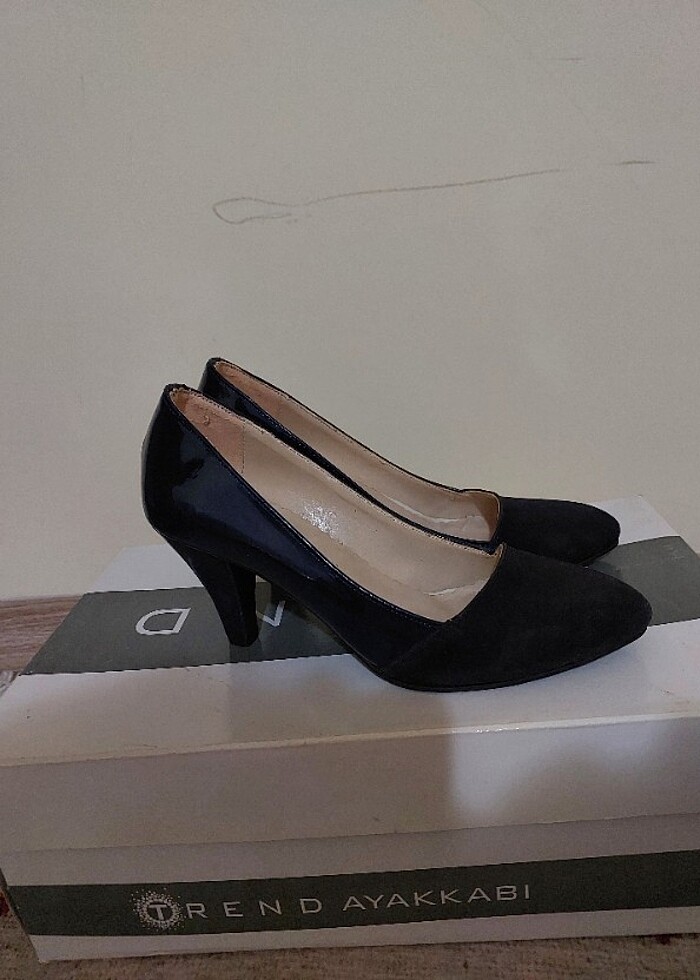 Lacivert topuklu ayakkabı - Görsel 3