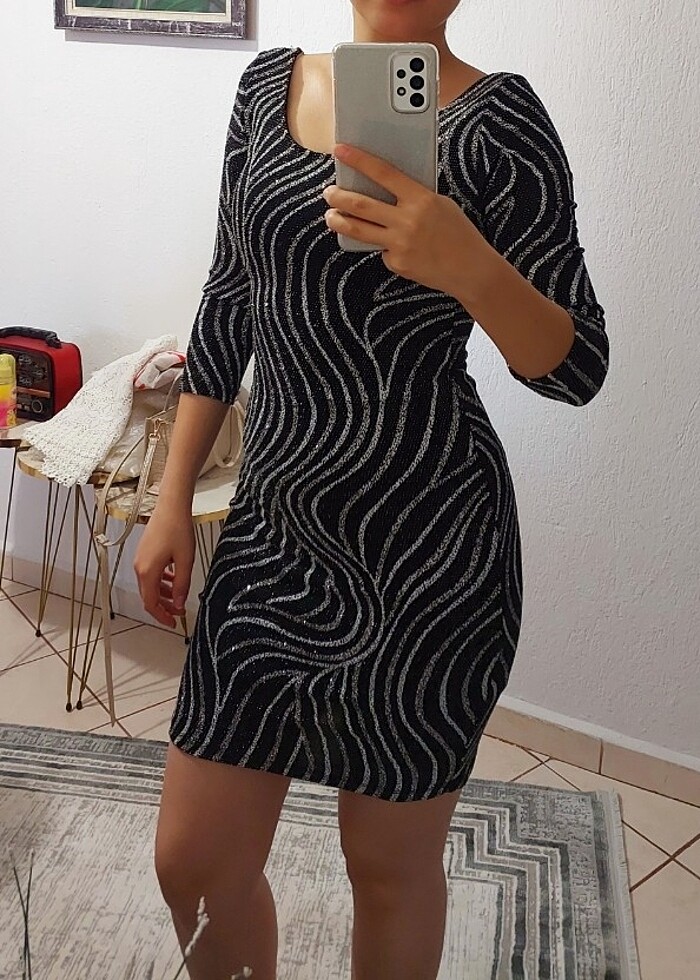 Simli mini gece elbisesi - Görsel 3