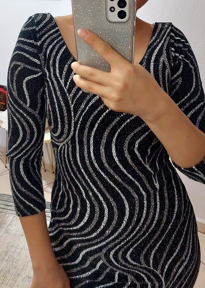 Simli mini gece elbisesi - Görsel 4