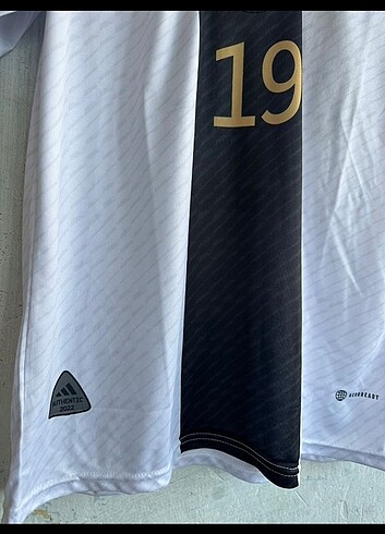 m Beden Almanya Sane Forma Orijinal değildir.