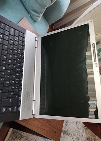 Sony vaio vgn-f31m 2007 çalışıyor
