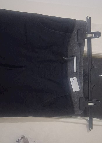 Beyaz Desenli Tişört ve Gri Pantolon Seti - Görsel 5