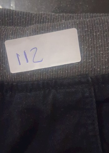 Beyaz Desenli Tişört ve Gri Pantolon Seti - Görsel 2