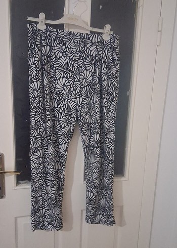 Kadın Gri Beyaz Piliseli Midi Kumaş pijama - Görsel 4