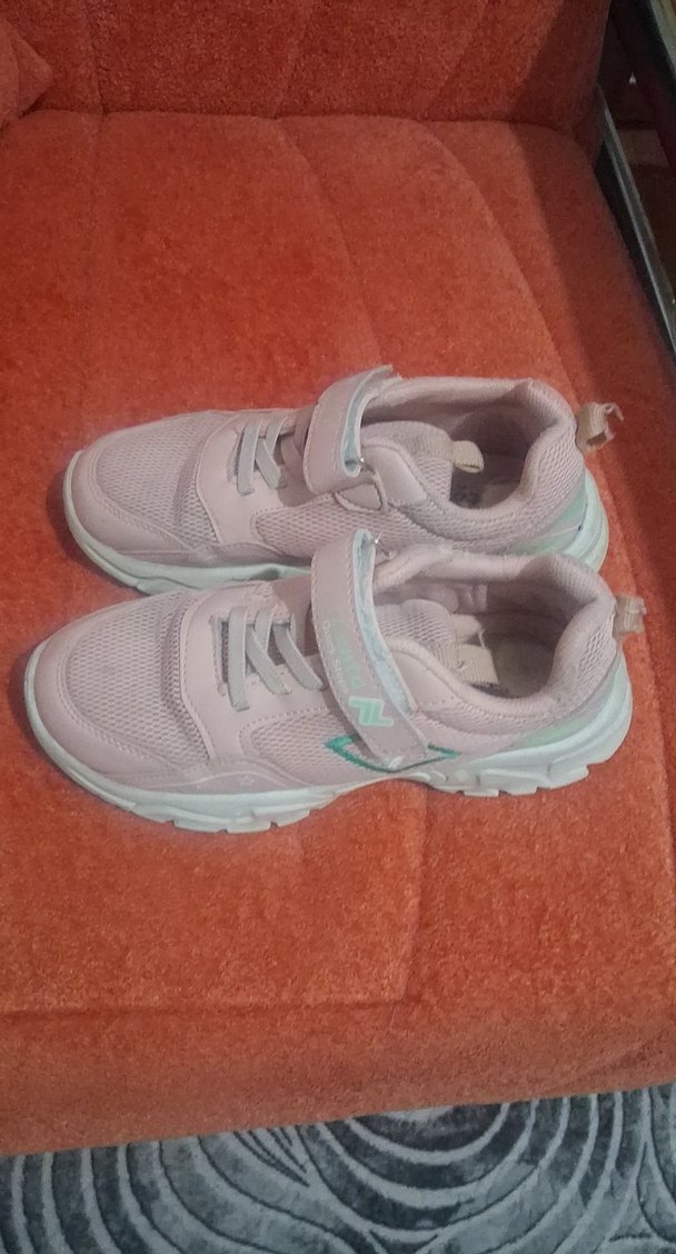 Kızlar için pembe cırt cırtlı spor ayakkabı - Görsel 4