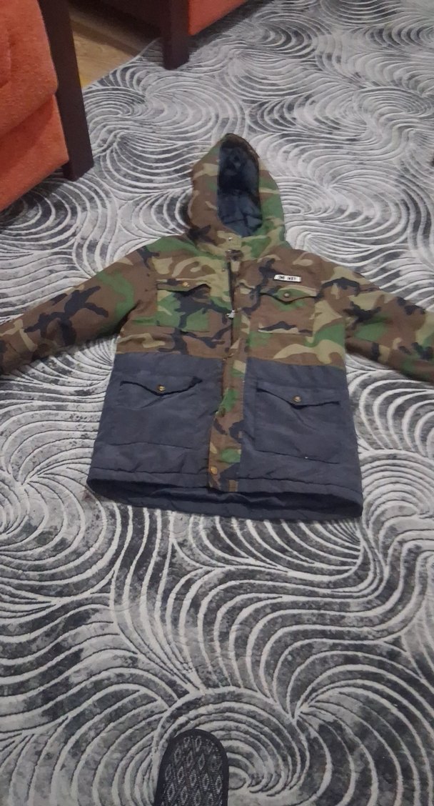 Kapüşonlu Kamuflaj Desenli Erkek Çocuk Mont - Görsel 4