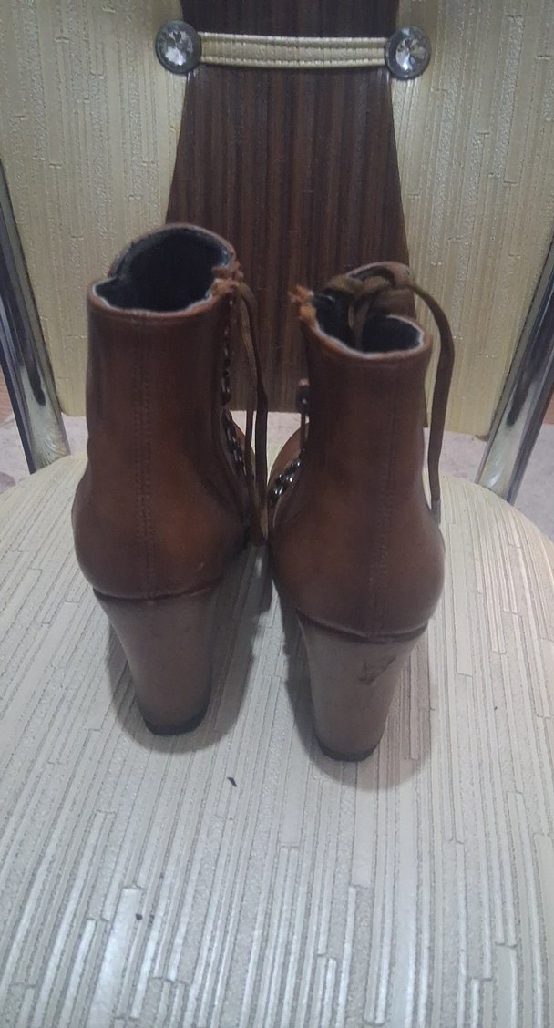 Kahverengi Deri Kadın Dolgu Topuk Biker Bot - Görsel 3