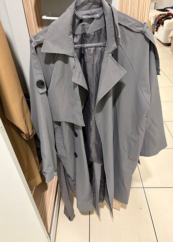 Gri Uzun Düğmeli Kadın Trençkot - Görsel 3