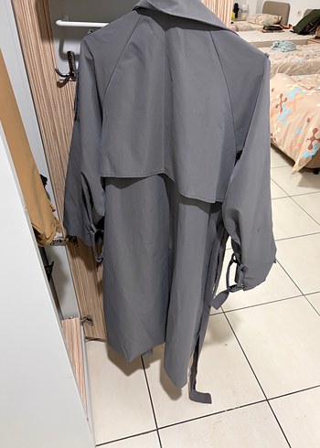 Gri Uzun Düğmeli Kadın Trençkot - Görsel 6