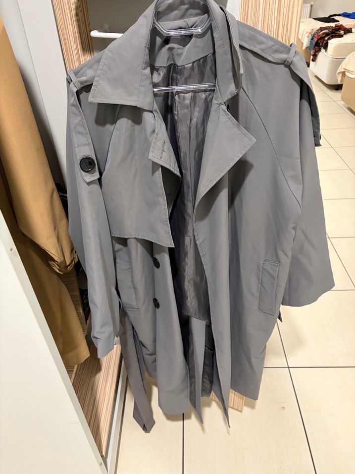 Gri Uzun Düğmeli Kadın Trençkot - Görsel 3