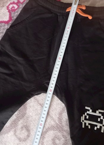 Siyah Nakışlı Erkek Çocuk Eşofman Altı kapri boydur - Görsel 4