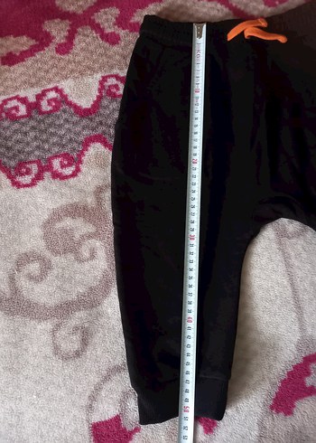 Siyah Nakışlı Erkek Çocuk Eşofman Altı kapri boydur - Görsel 2