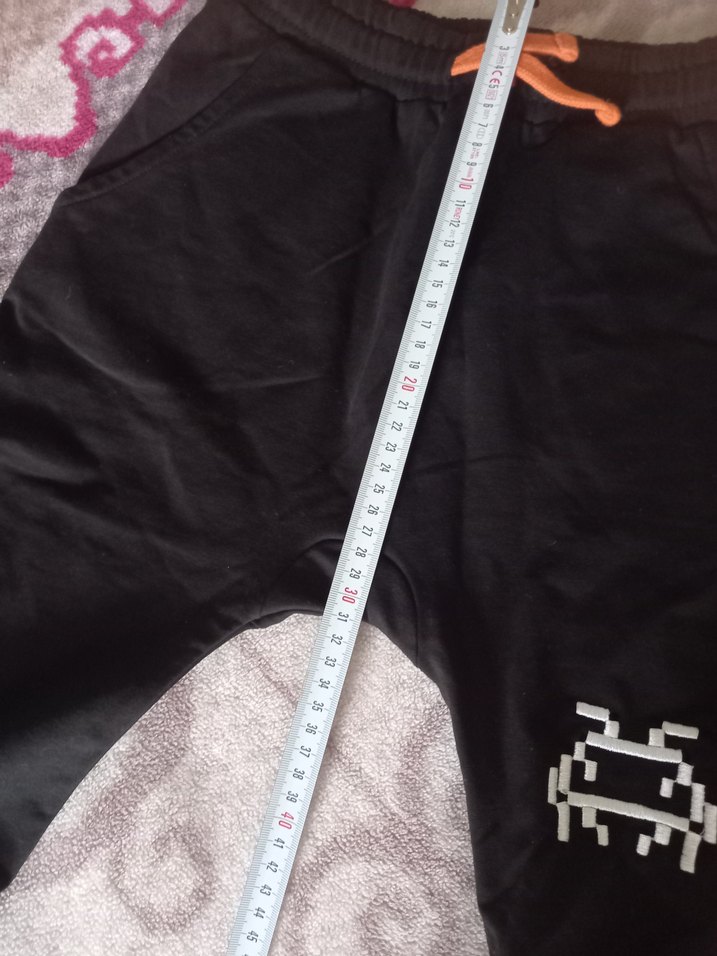 Siyah Nakışlı Erkek Çocuk Eşofman Altı kapri boydur - Görsel 4