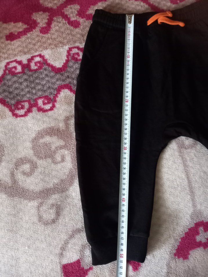 Siyah Nakışlı Erkek Çocuk Eşofman Altı kapri boydur - Görsel 2