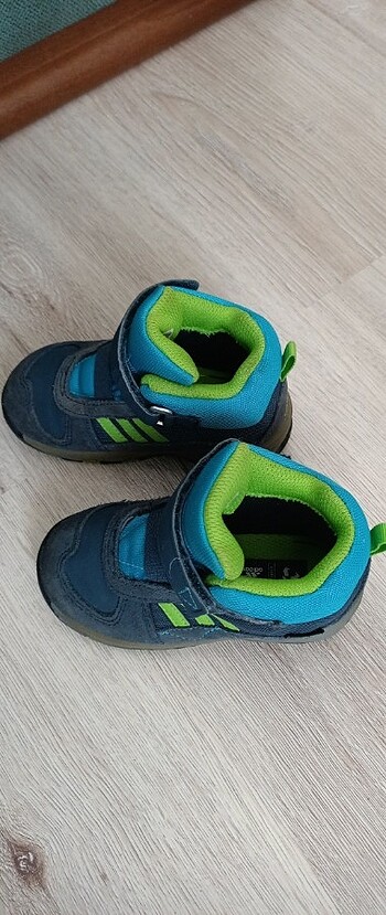 22 Beden Adidas çocuk bot 