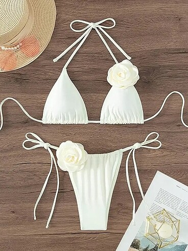 l Beden Çiçek Aksesuarlı Bikini Takımı